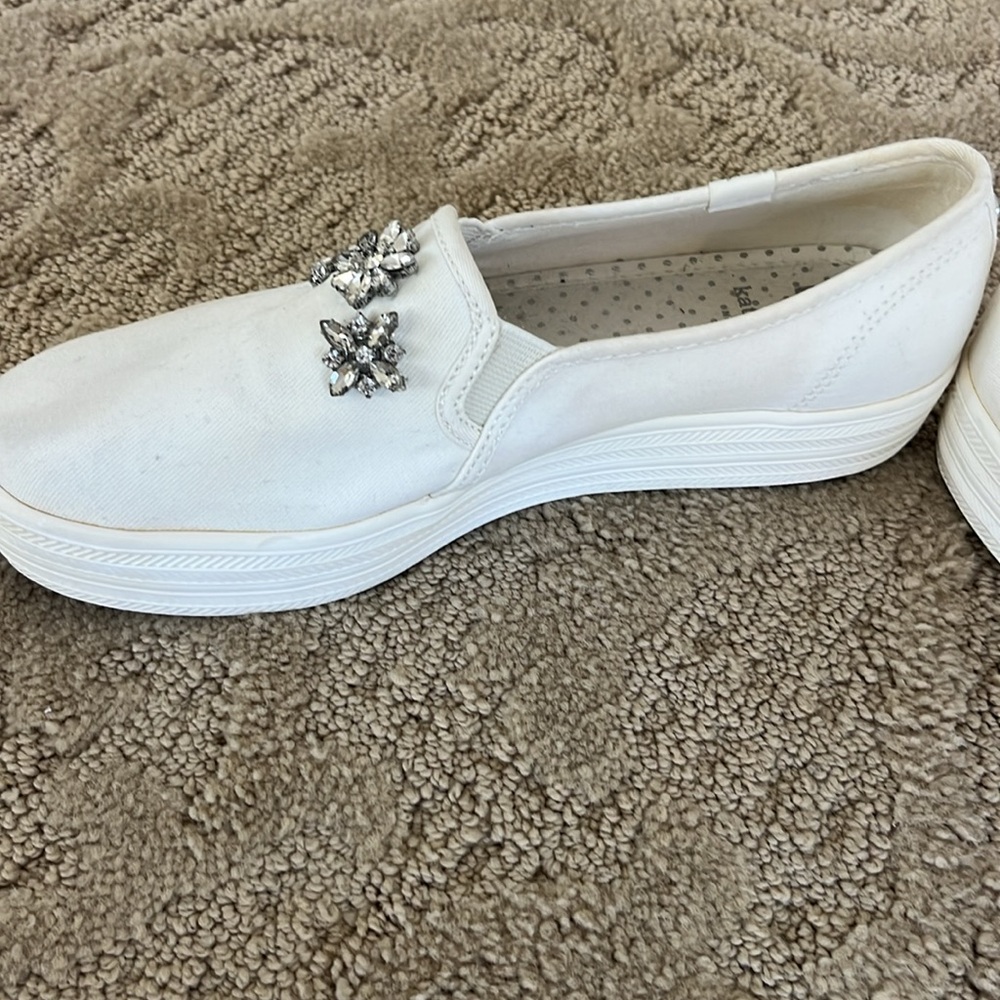 Kate Spade White Casual Sneakers with Minimalist Design - Picture 10 of 12